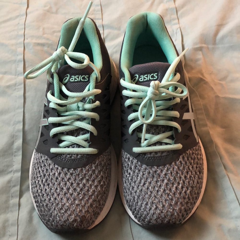 NEW Asics running shoes